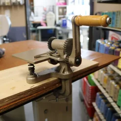 Pinker Pinking Machine Hand Crank Fabric Leather Cutter | GoldStar Tool -GoldStar Tool-shop img 1067 1 scaled